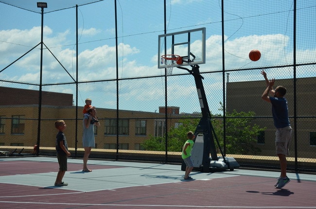 Cancha deportiva en la azotea - The Hub on 6th