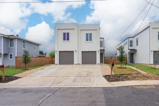 Photo - Spacious and Modern Townhome!