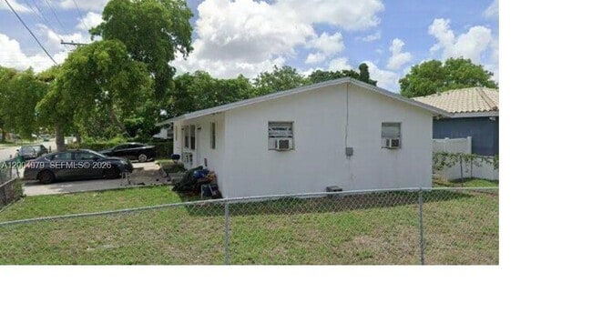 Building Photo - 1051 NW 27th Ave Unit 1