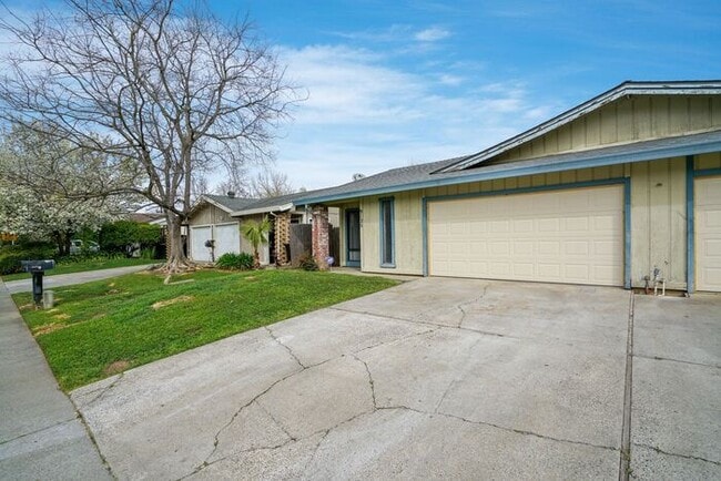Photo - Beautiful duplex locate in Sacramento!