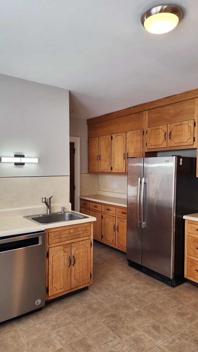 Building Photo - 15 Dover St