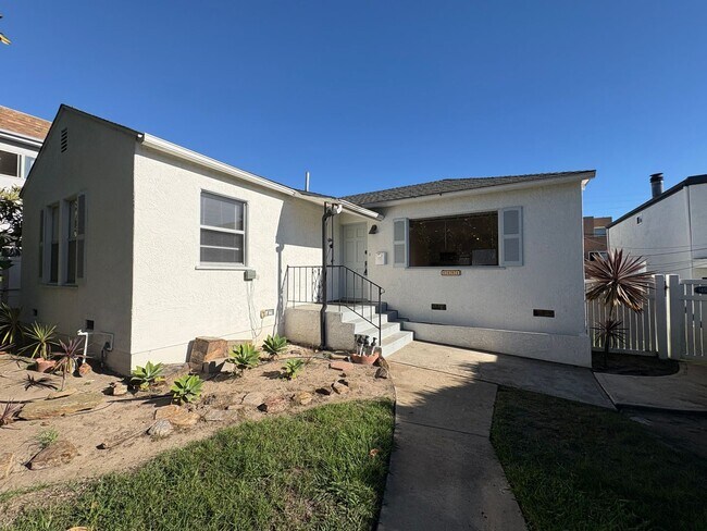 Photo - 1451-1451-1451-1452 Hornblend St Unit 1451