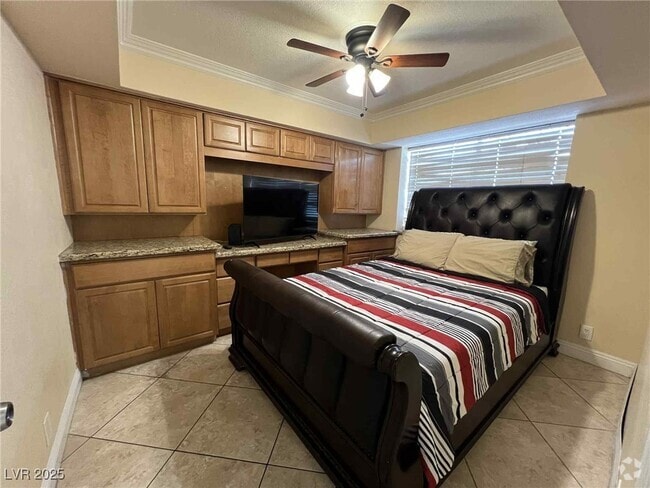 Building Photo - 2419 E Vegas Valley Dr Rental