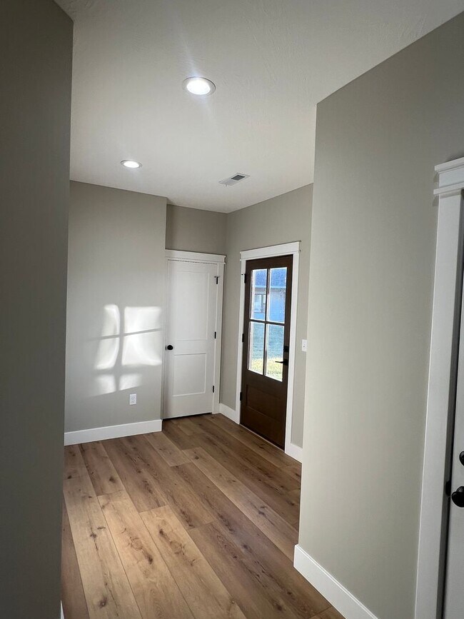 Photo - New Construction 3bd/2ba duplex