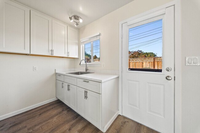 Photo - 35th (907 - 929) Unidad 929 A