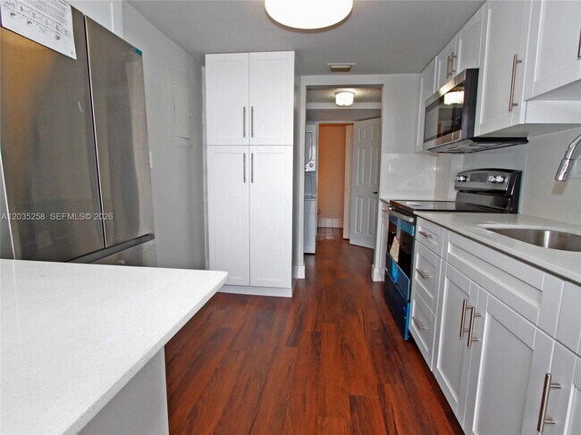 Photo - 9411 SW 4th St Unidad 308