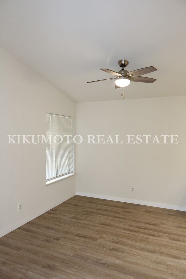 Photo - 3 Bedrooms, 2 Baths Half-plex in Greenhaven