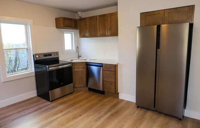 Building Photo - 69 Mechanic St