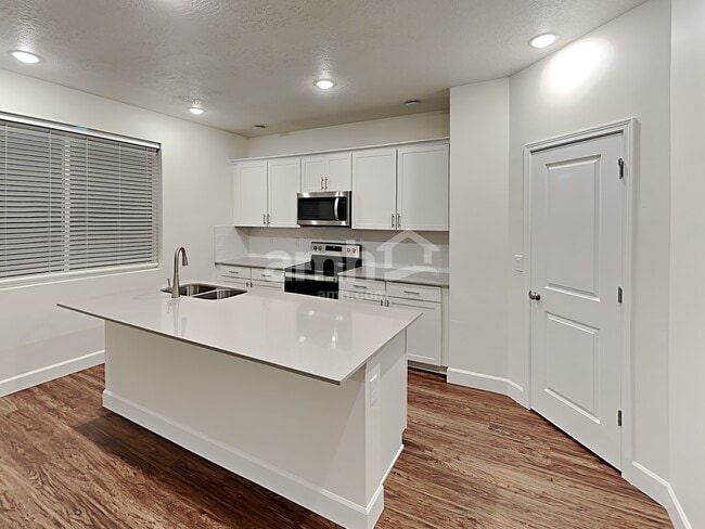 Photo - 213 N Dry Crk Rd