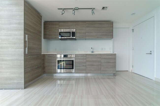 Photo - 650 NE 32nd St Unit 2808