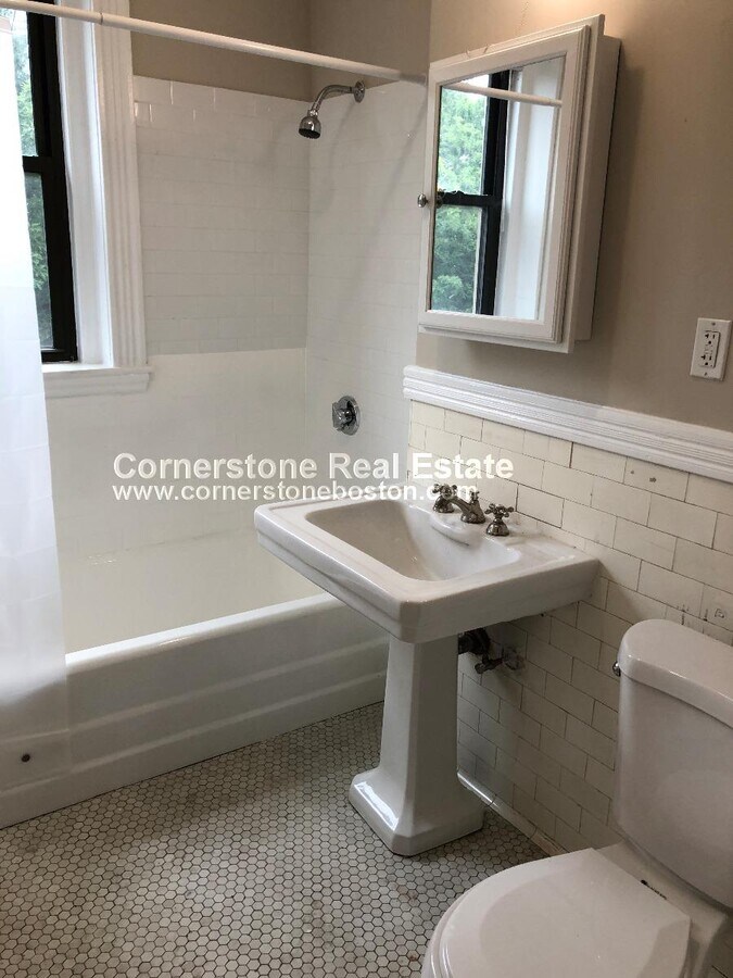 Photo - 52 Charlesgate E Unit 1