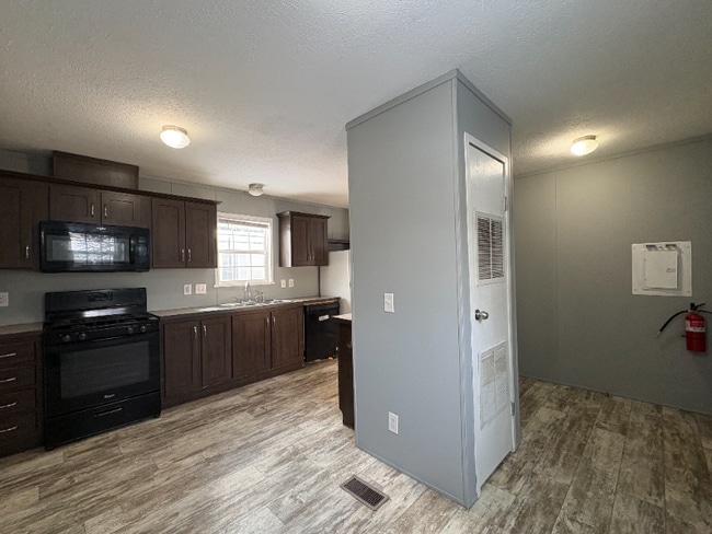 Photo - 140 Humphrey Dr