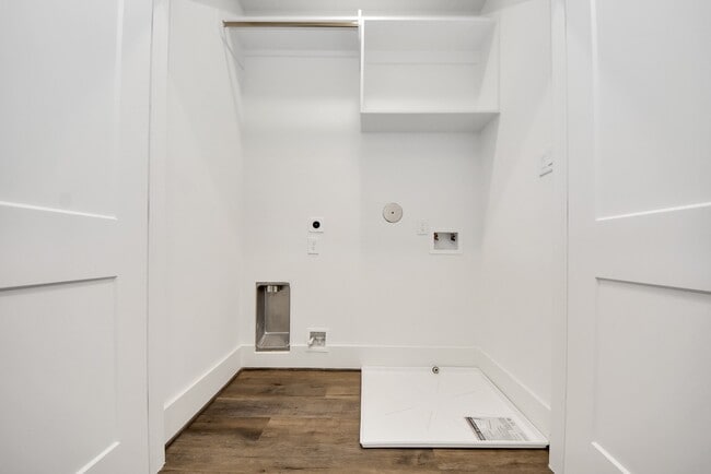 Photo - 7502 B Carver Rd