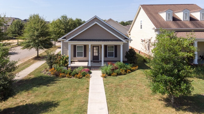 Photo - 509 Broadberry Ave