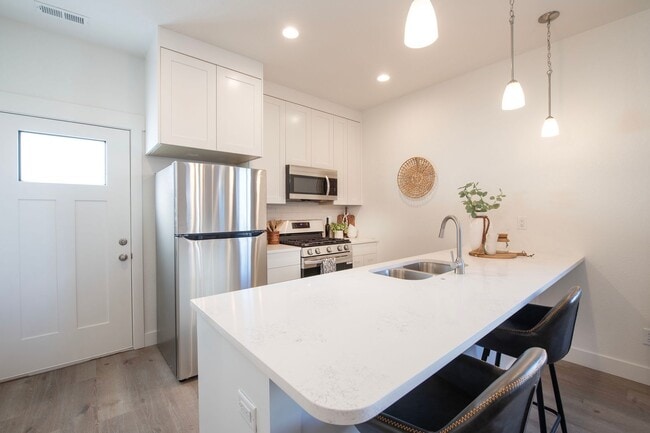 1546 Sparton Grv