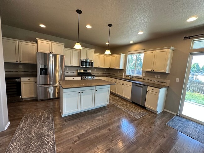 Photo - Newer Home In Northeast Albany! Nearly 2500 sq ft, 3 Bedrooms with 3 Baths