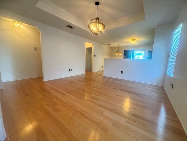 Photo - 5648 Brougham Way