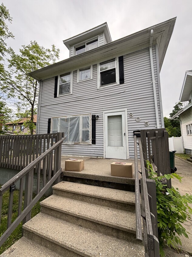 Photo - 805 Riverview Ave (Lansing, MI)