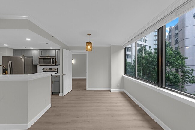 Photo - 3525 Sage Rd Unit 304