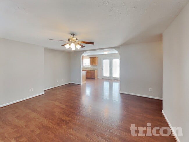 Photo - 1621 Robert Rd