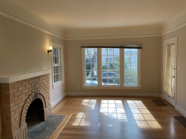 Photo - North side, quiet and spacious one bedroom is walking distance to the north side of the UC Berkel... Unit Apt 2423