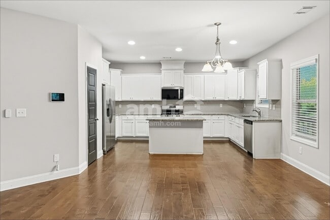 Photo - 1200 Victoria Walk Ln