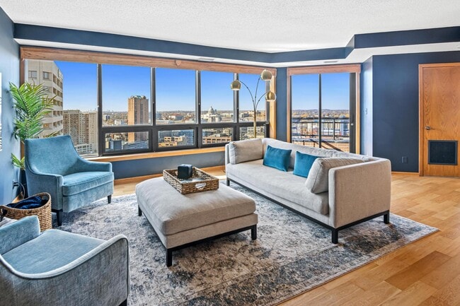 Building Photo - 168 6th St E Unit 2806