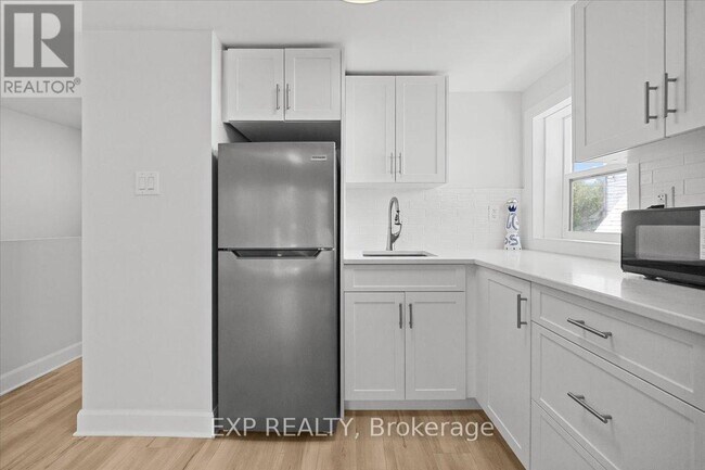 Photo - 183 Britannia Rd Unit 1