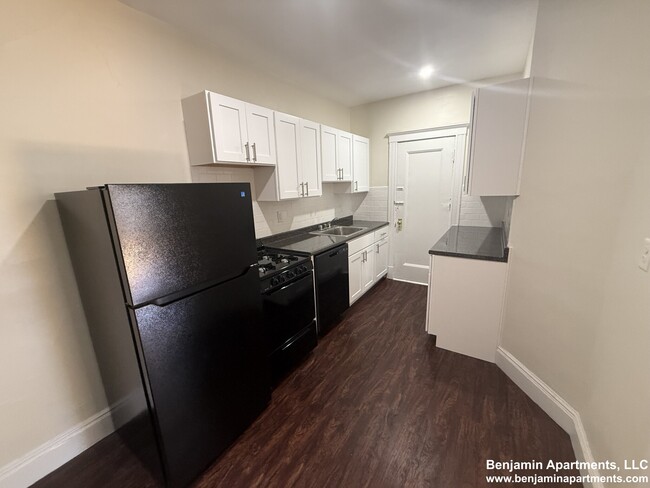 Building Photo - 5 Vinal St Unit 7