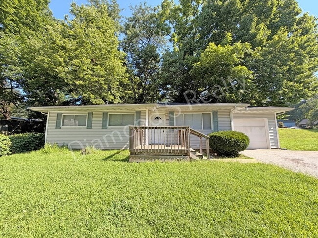 Building Photo - Charming 3-Bedroom in Southeast Springfield Location!