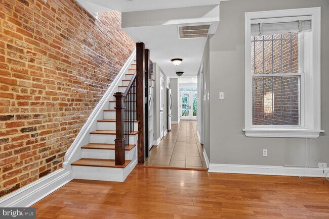 Photo - 1537 5th St NW