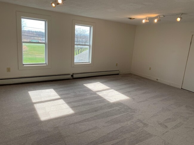 Photo - 486 Main St Unit B