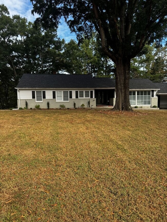 Photo - 2401 Hillcrest Ave.