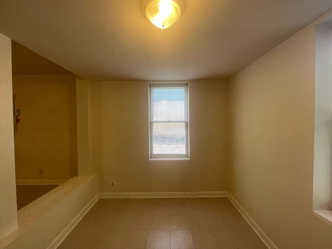 Photo - Studio in Downtown Historic House - Utilit... Unit Apartment 4