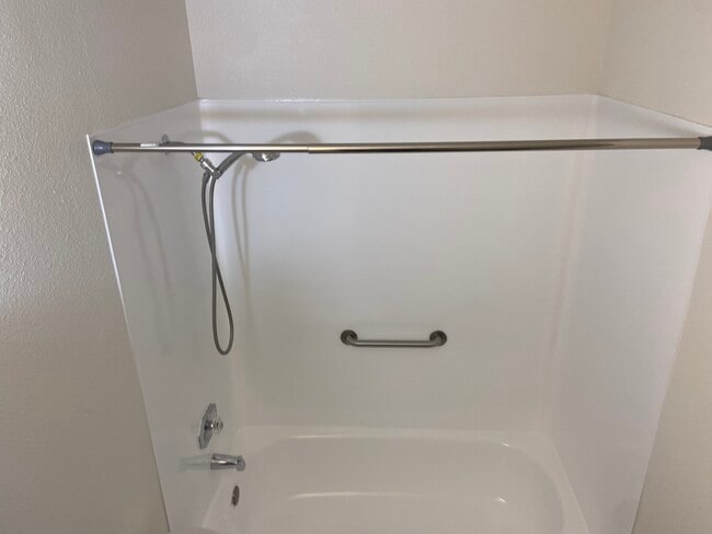 Photo - Silk Oak Apartments