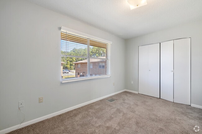 2BR, 1BA - 825SF - Classic - Bedroom 1