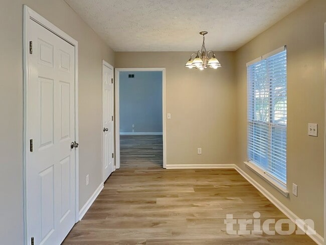 Photo - 6030 Savannah Dr