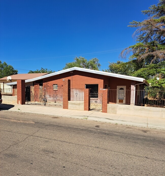 Building Photo - 66 N 700 W