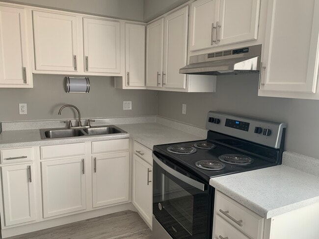 Country Club Villas - Country Club Villas Apartments