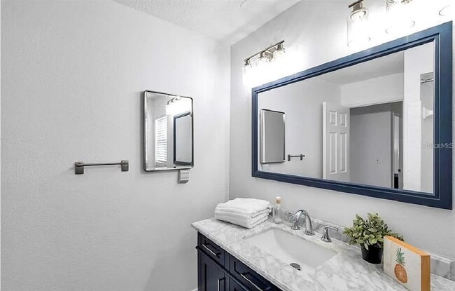 Photo - 2873 Sarah Dr