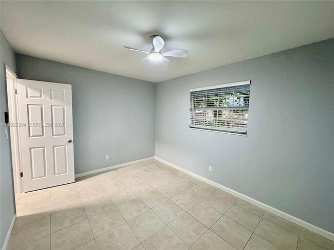 Photo - 1529 SW 22nd St Unit 2