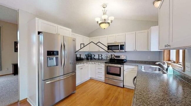 Photo - 3814 10th Ave SW