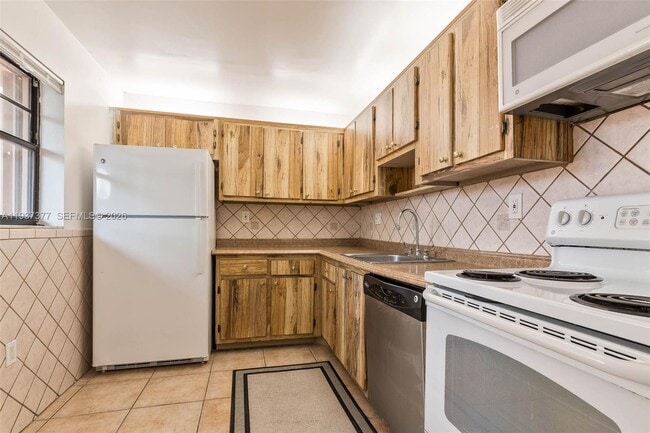 Photo - 10985 SW 107th St Unit 310