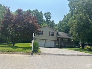 Building Photo - 10104 Wolf Den Ln Rental