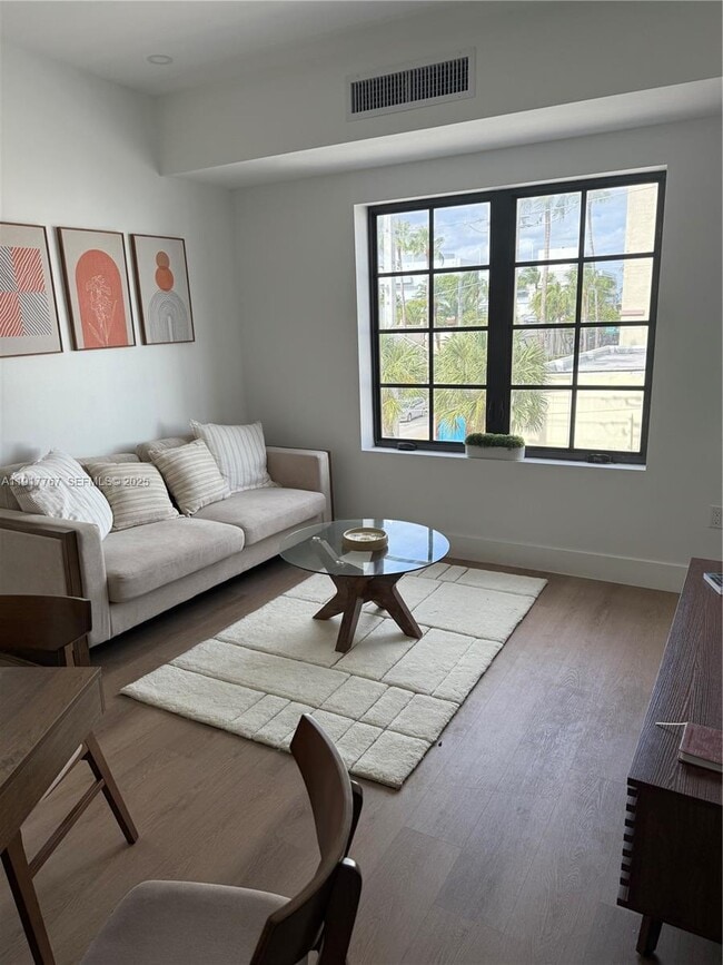 Photo - 1619 Jefferson Ave Unit 307