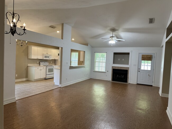 Photo - 2382 Heathrow Dr