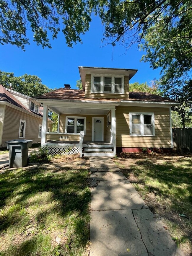 Photo - 1415 Neosho St