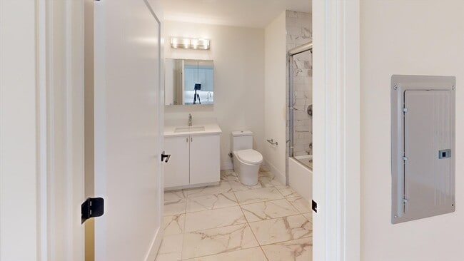 Photo - 196 Green St Unidad 402