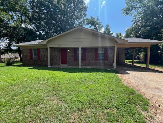Building Photo - Renovated 3 Bedroom 1 Bath Home for Rent!!