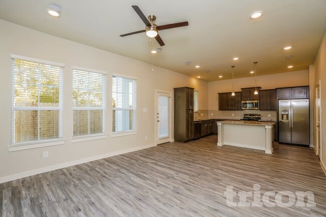 Photo - 9835 Willow Creek Commerce Dr